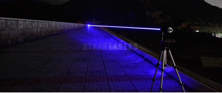 blauer 30000mw Laserpointer